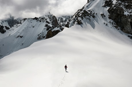 暴风雪山庄模式(暴风雪山庄模式，恐怖游戏中的一股清流)