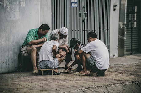 邯郸市委书记(邯郸市委书记走访贫困村：致富有道，脱贫致富再出发)