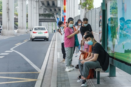 网络广告机 而电视媒体广告受观众行为变化和新的内容冲击已经持续下降了至少五年